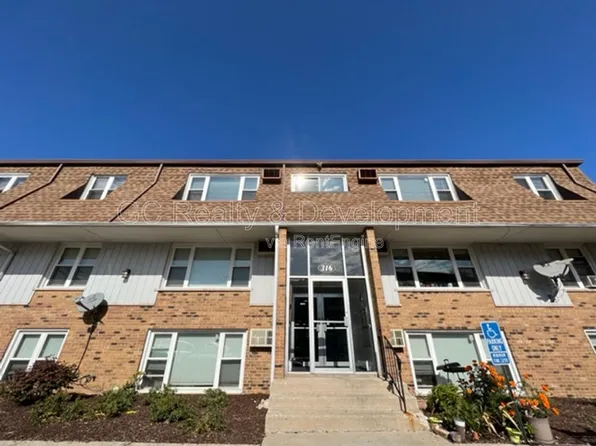 316 N Warwick Ave APT 2A, Westmont, IL 60559