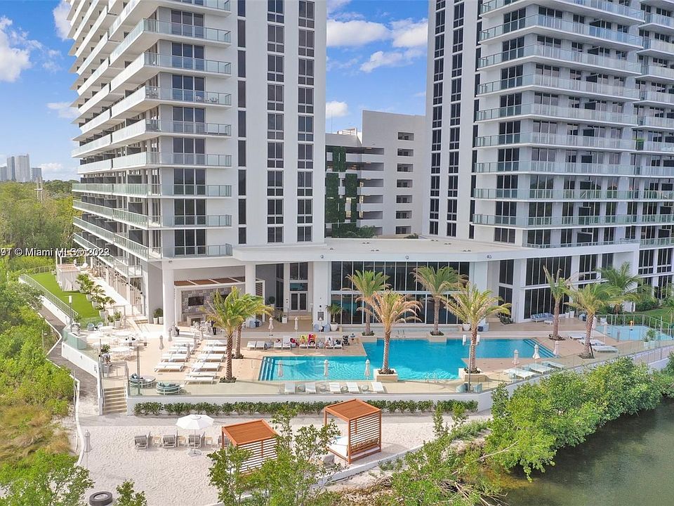 1st image of 16385 Biscayne Blvd Unit 3107