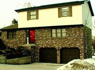 412 Roseanne Dr, Verona, PA