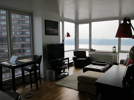 Rented by Capital Realty Investors, Inc | media 11