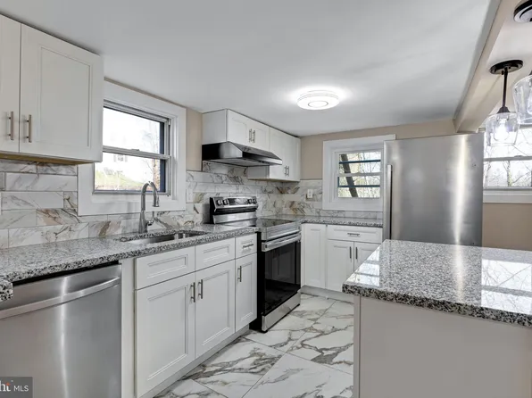 50 Riverside Ave, Schwenksville, PA 19473