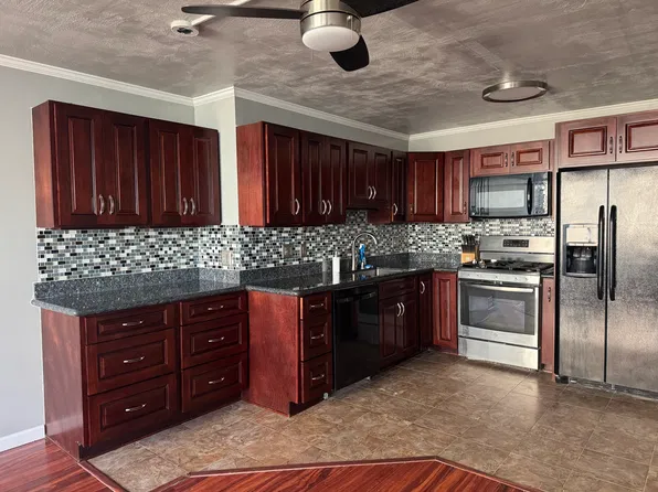 430 Lewers St APT 7B, Honolulu, HI 96815