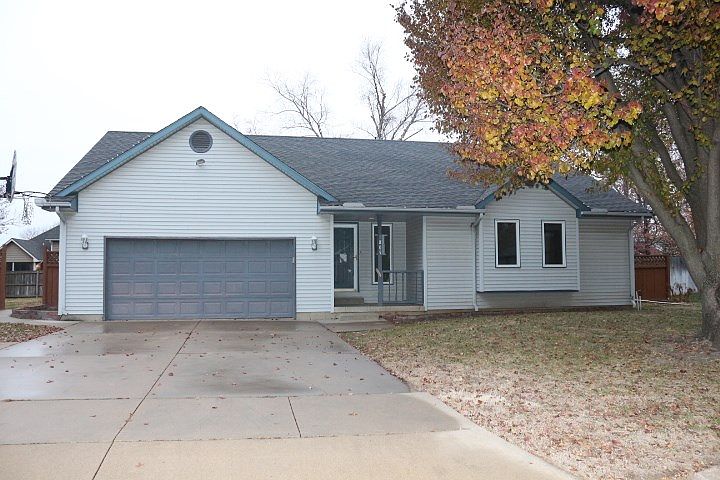 1st image of 1809 N Terrace Dr