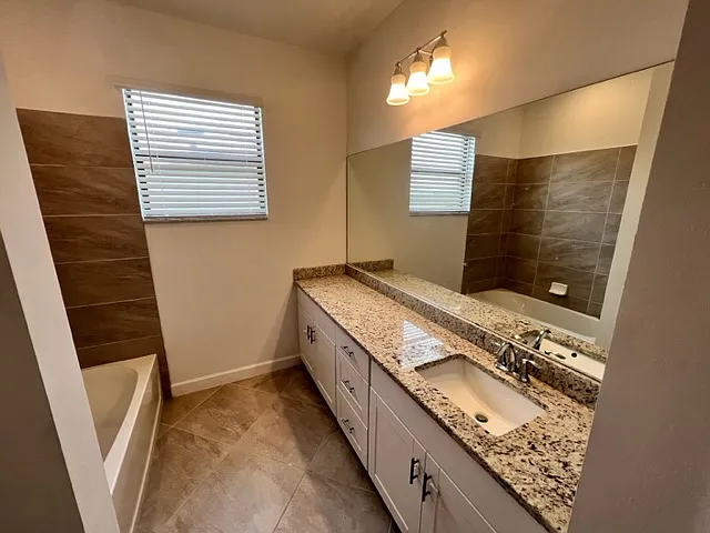 14164 Pine Lodge Ln — Photo 24