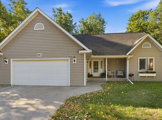 60 Imperial Dr E, West Saint Paul, MN 55118