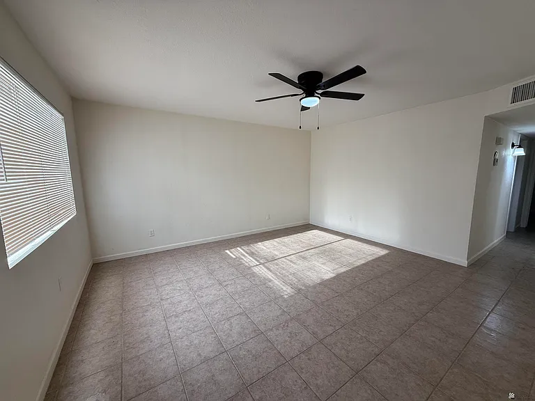 723 N Musgrove Ave — Photo 4
