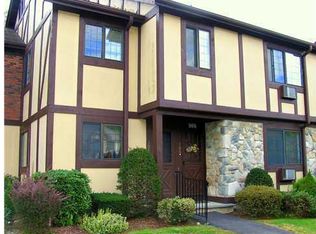 122 Foxwood Close, Milford, CT 06461