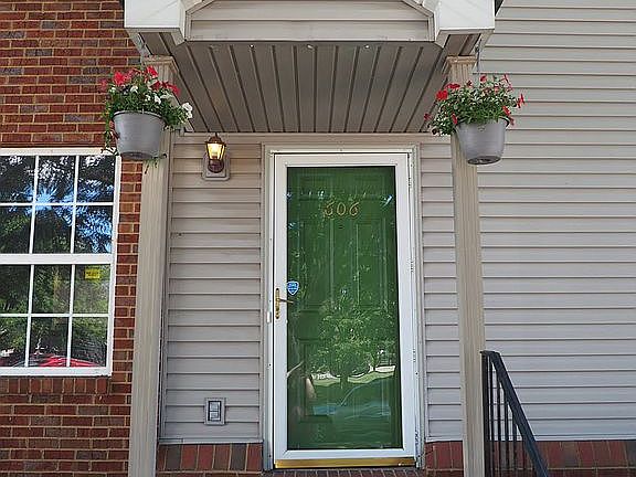 3rd image of 606 Wabarto Way