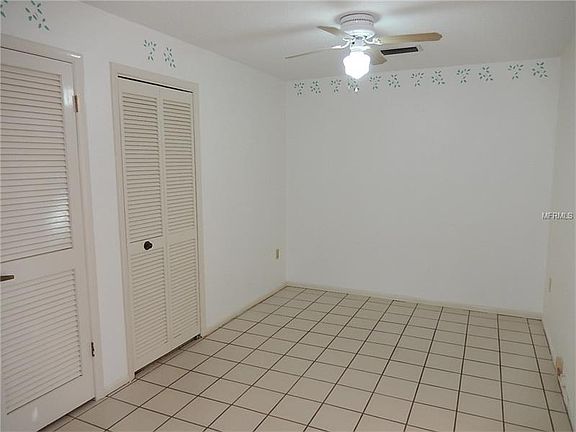 4th image of 2360 Newburg Ln APT A