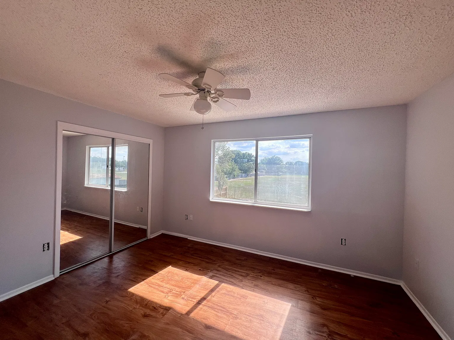 3 bed, 2.5 bath, 1400 sqft, $1,895 — Photo 3