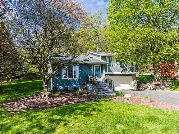 3rd image of 111 Helmi Dr