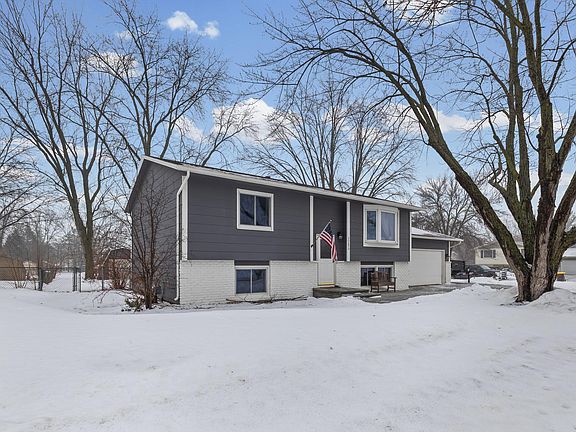 3rd image of 20690 Jacquard Ave