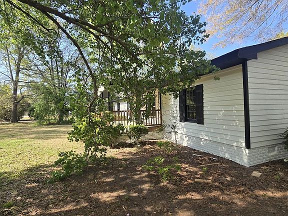 5th image of 2619 W Black Creek Rd
