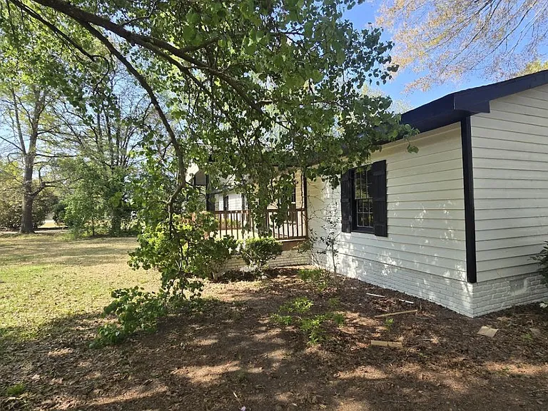 2619 W Black Creek Rd — Photo 5