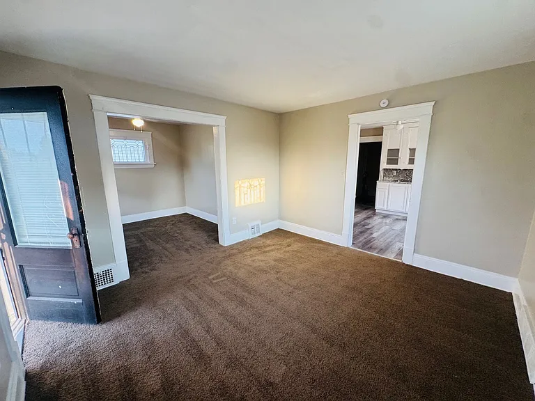10004 Mt Auburn Ave — Photo 7