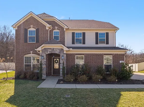 144 Macy Dr, Hendersonville, TN 37075