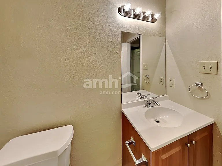 105 S Winding Oaks Dr — Photo 13