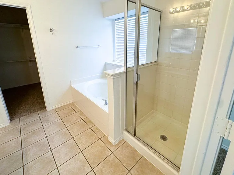 6416 Meadowcrest Ln — Photo 19