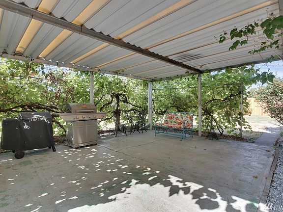 5th image of 1218 139th St E