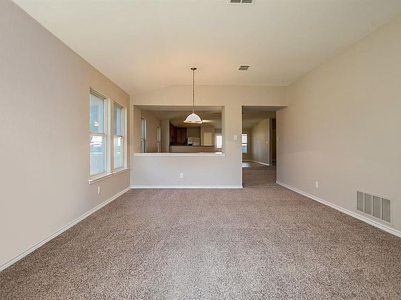 3rd image of 4710 Creekview Ln