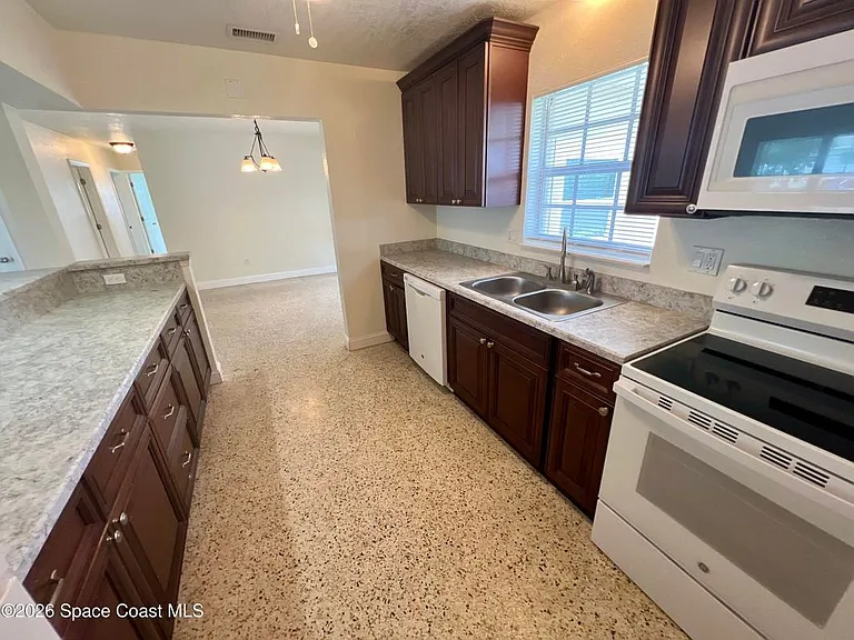 15 Vida Way — Photo 6