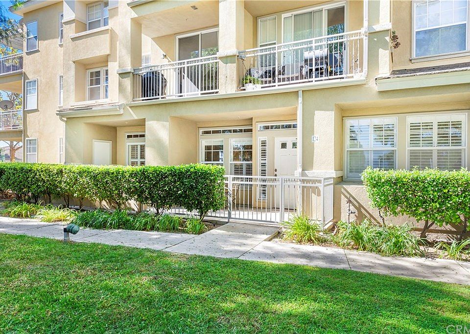 1st image of 4 Woodcrest Ln APT 124