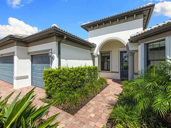 6907 Cocoplum St, Naples, FL 34114