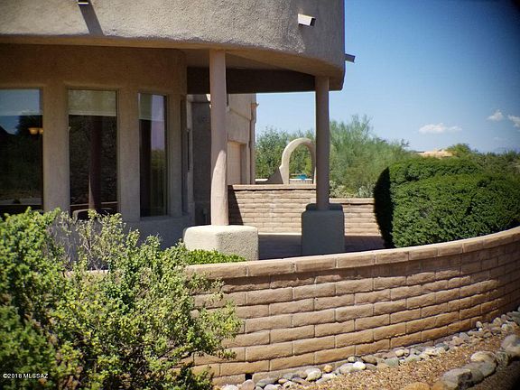 3rd image of 1112 E Cave Canyon Pl