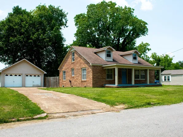 304 Acklen St, Greenfield, TN 38230