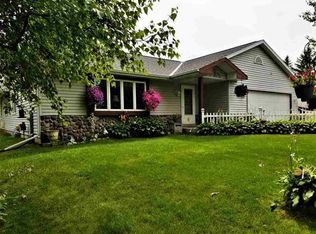 2149 Sandy Knoll Ct, West Bend, WI 53090