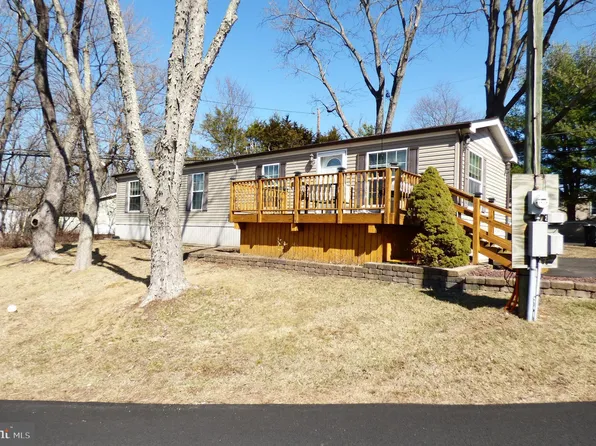 165 Roeder Ln, Sellersville, PA 18960