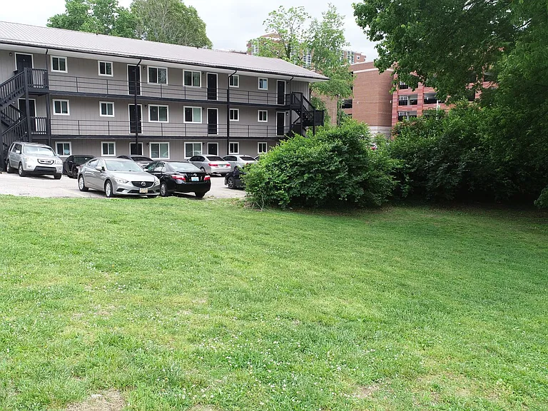 160 Gazette Avenue — Photo 12