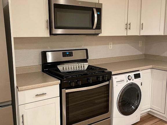 5th image of 8514 Kelvin Ave