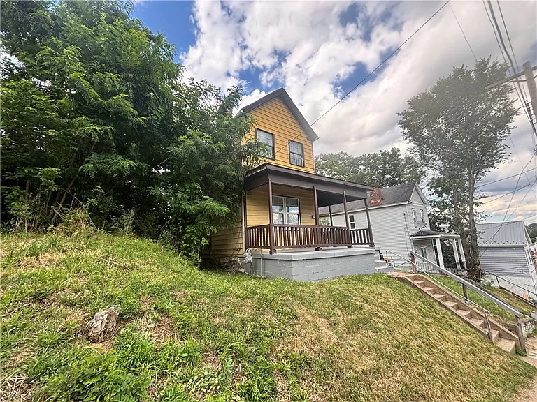 335 Cedarhurst St — Photo 10