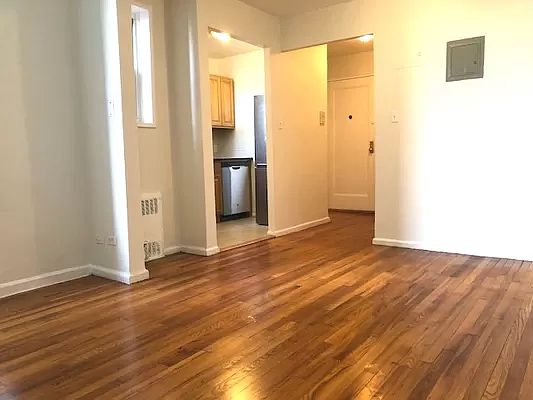3rd image of 350 Sterling St #E2