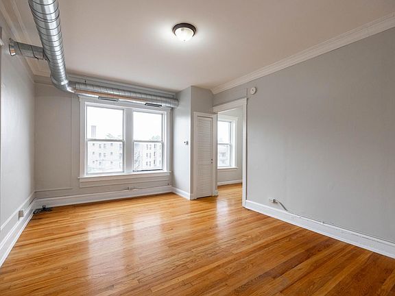 3rd image of 2659 N Spaulding Ave #310