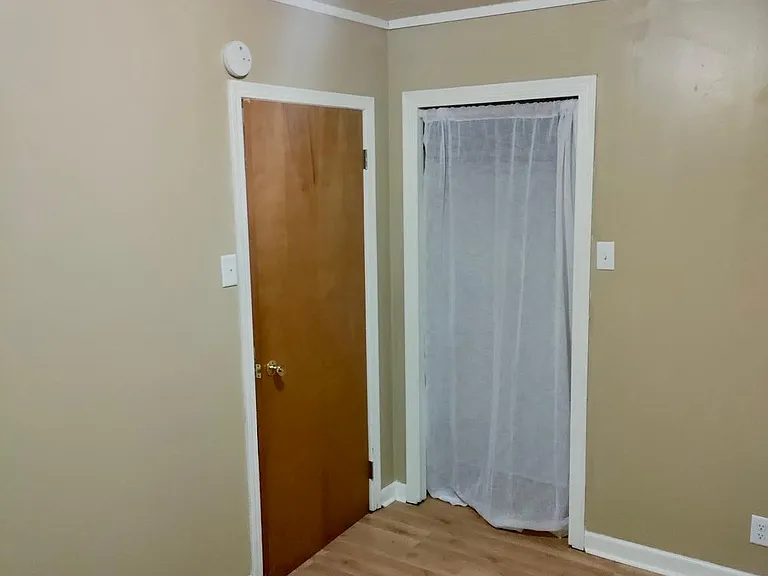 1329 E Main St — Photo 6