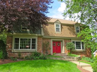 499 Hollydale Dr, Pittsburgh, PA 15241
