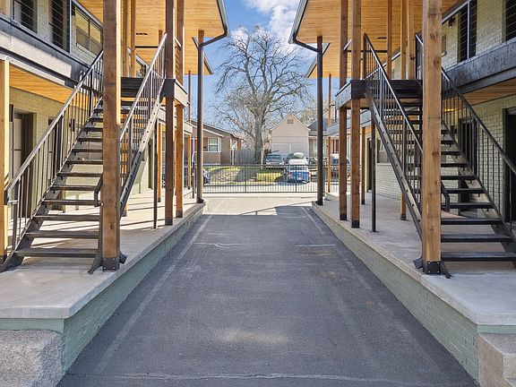 4th image of 1316 S Quincy Ave #1