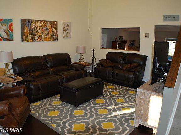 2nd image of 3236 Blackwalnut Dr