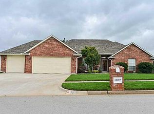 12212 SW 9th Pl, Yukon, OK 73099