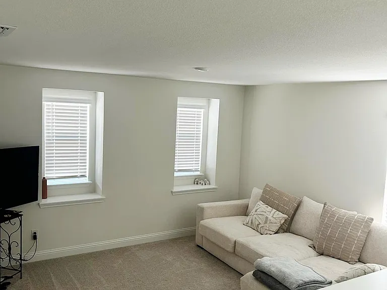 1200 Lancaster Dr — Photo 5