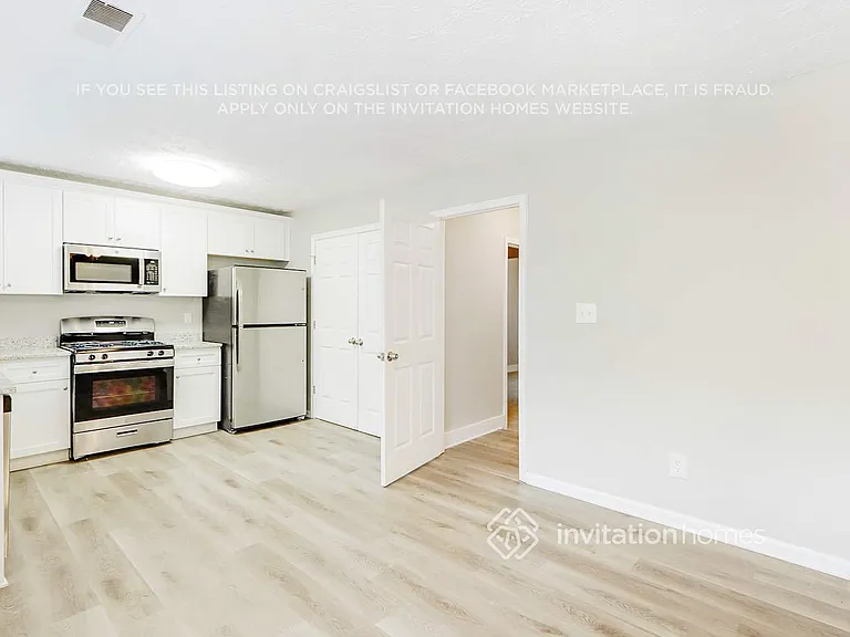 2118 Sugar Creek Close — Photo 7