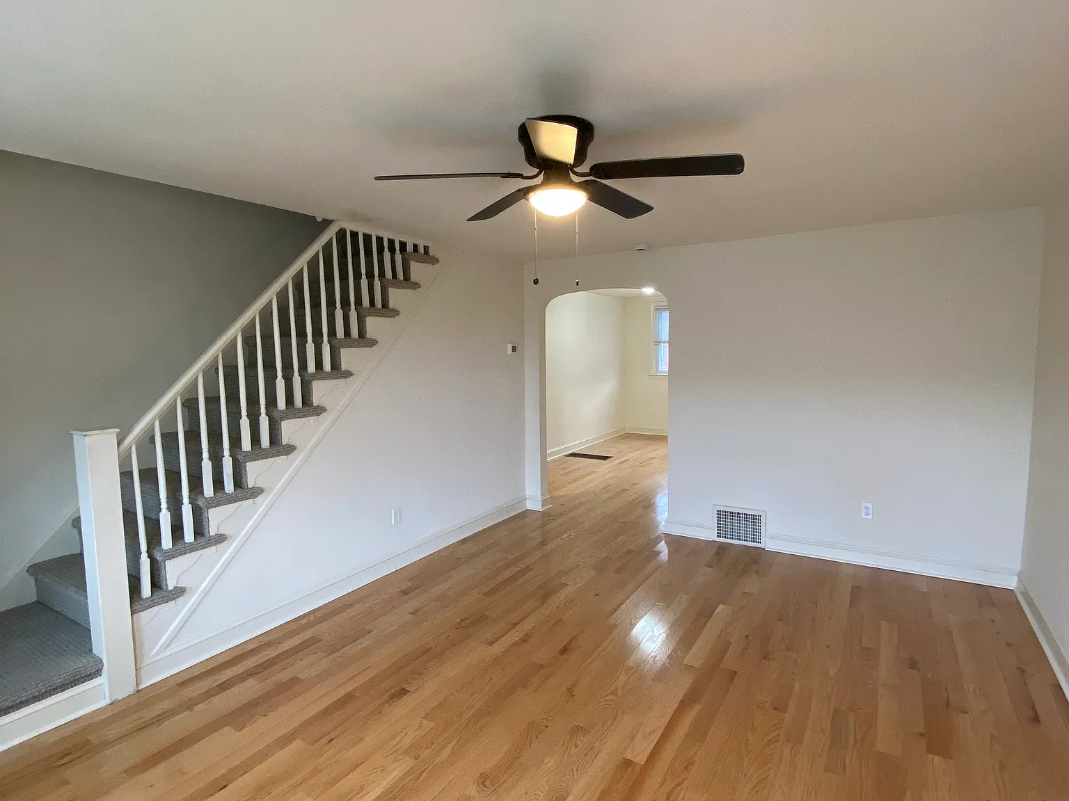 3 bed, 1120 sqft, $2,150 — Photo 2