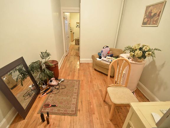 3rd image of 502 W 47th St APT 1W