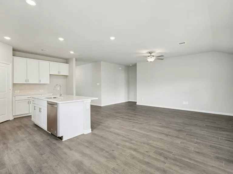 612 Huntley Dr — Photo 15