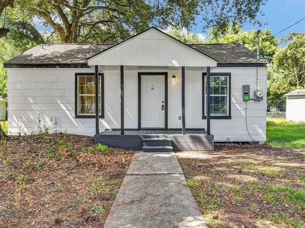 1332 Montgomery St, La Marque, TX 77568