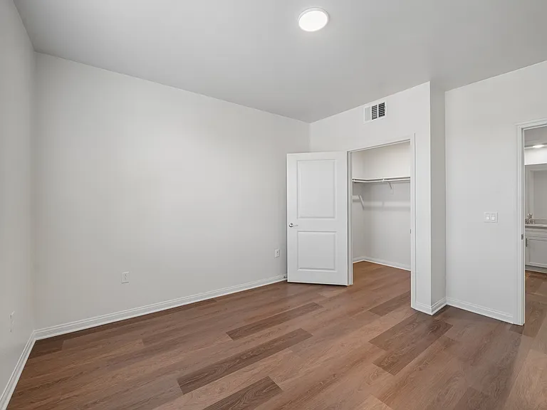 Gallery Park Apartments — Photo 108
