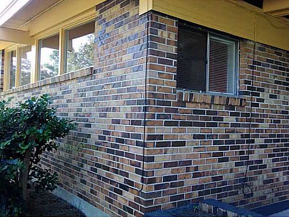 3rd image of 806 Woodmont Pl