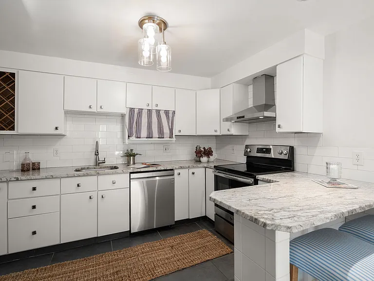 205 Kent St #50 — Photo 5